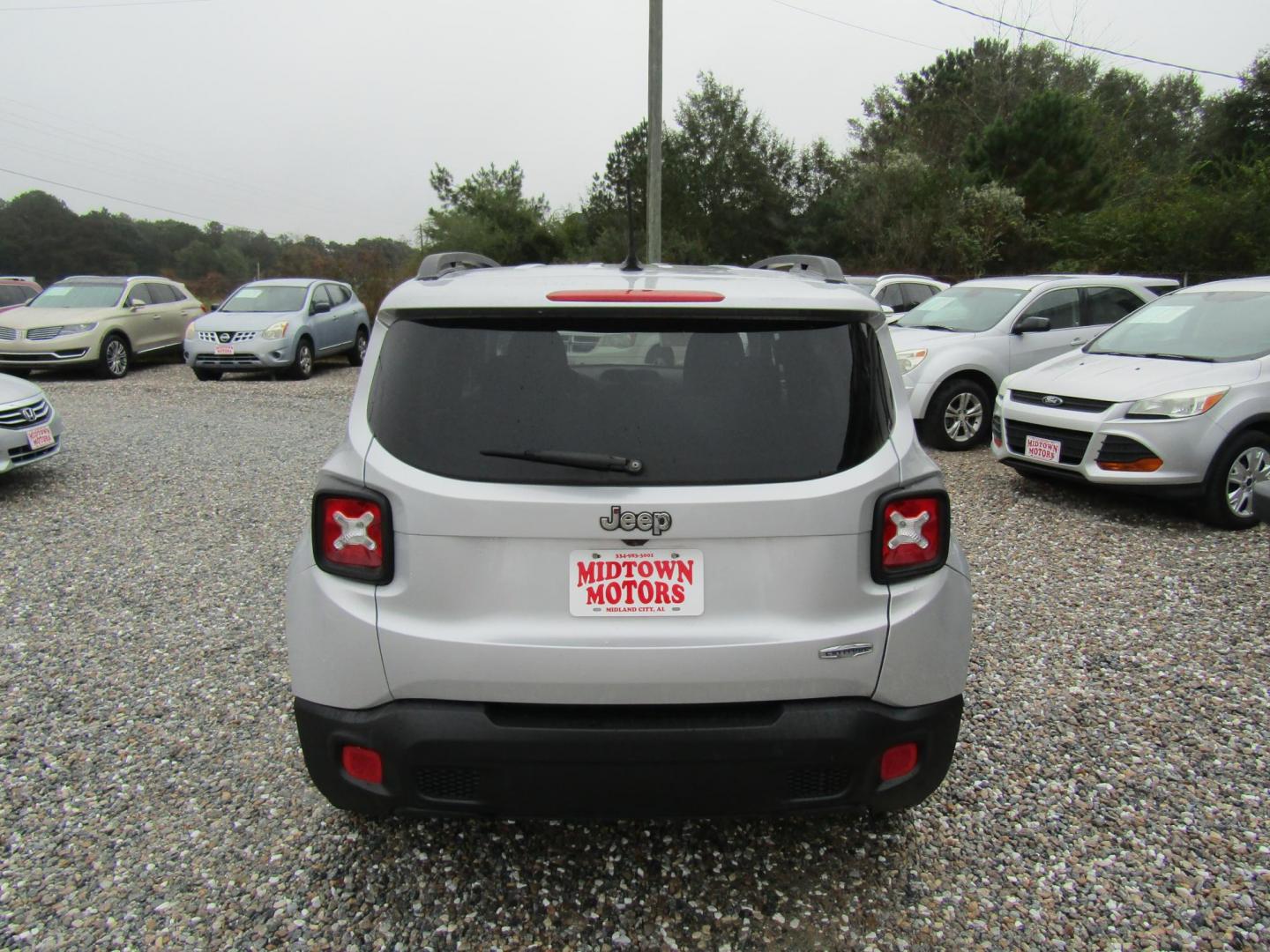 2016 Silver Jeep Renegade Latitude FWD (ZACCJABT8GP) with an 2.4L L4 DOHC 16V engine, Automatic transmission, located at 15016 S Hwy 231, Midland City, AL, 36350, (334) 983-3001, 31.306210, -85.495277 - Photo#6