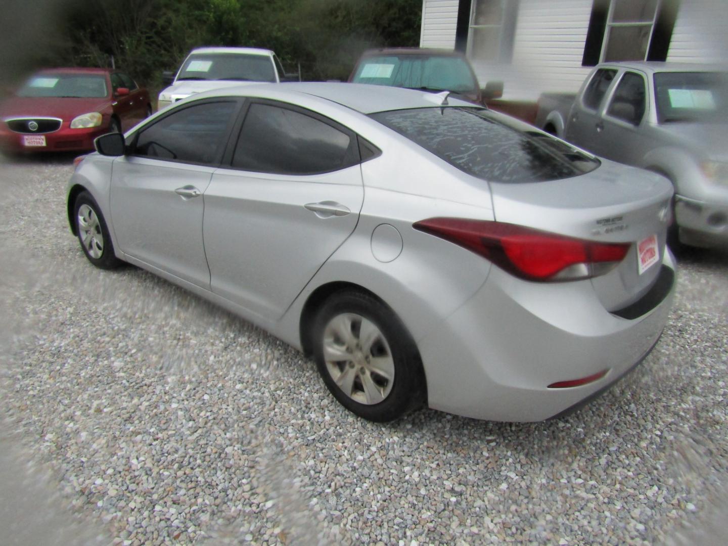 2016 Silver Hyundai Elantra Limited (5NPDH4AE4GH) with an 1.8L L4 DOHC 16V engine, Automatic transmission, located at 15016 S Hwy 231, Midland City, AL, 36350, (334) 983-3001, 31.306210, -85.495277- Photo#5