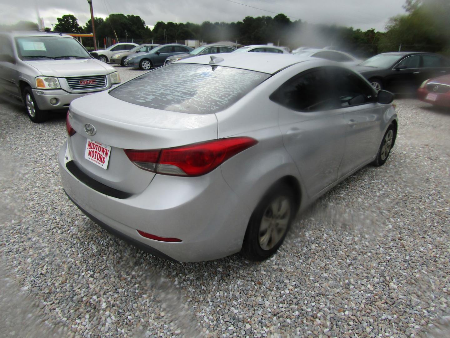 2016 Silver Hyundai Elantra Limited (5NPDH4AE4GH) with an 1.8L L4 DOHC 16V engine, Automatic transmission, located at 15016 S Hwy 231, Midland City, AL, 36350, (334) 983-3001, 31.306210, -85.495277- Photo#7