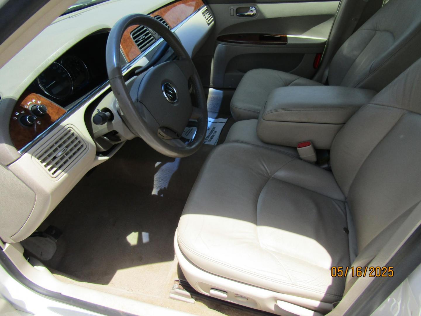 2006 White Buick LaCrosse CXL (2G4WD582661) with an 3.8L V6 OHV 12V engine, Automatic transmission, located at 15016 S Hwy 231, Midland City, AL, 36350, (334) 983-3001, 31.306210, -85.495277 - Photo#3