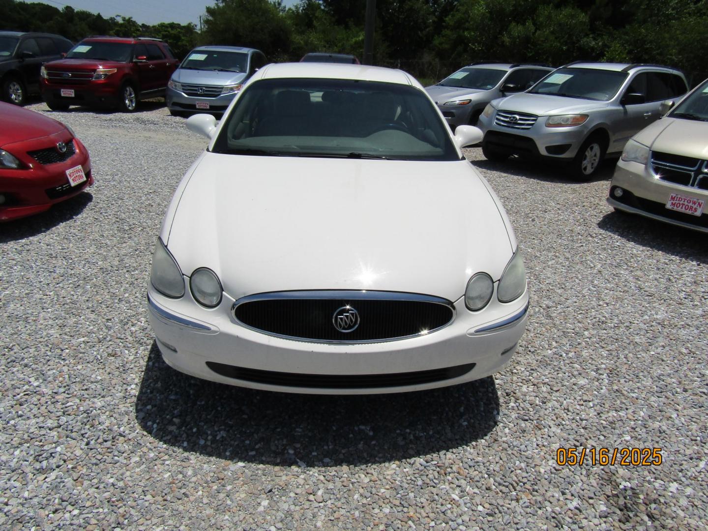 2006 White Buick LaCrosse CXL (2G4WD582661) with an 3.8L V6 OHV 12V engine, Automatic transmission, located at 15016 S Hwy 231, Midland City, AL, 36350, (334) 983-3001, 31.306210, -85.495277 - Photo#1