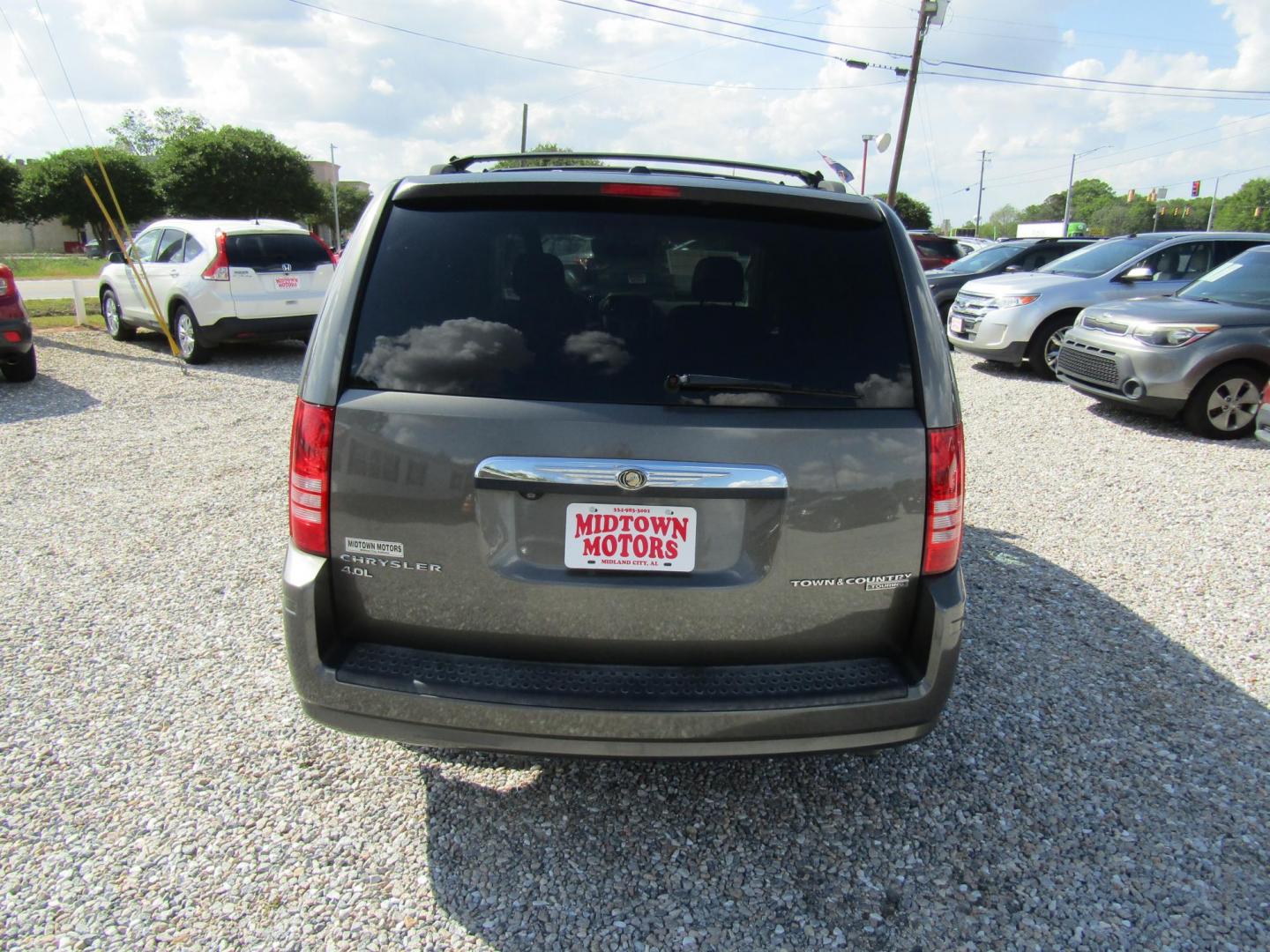 2010 Gray Chrysler Town & Country Touring (2A4RR5DX4AR) with an 4.0L V6 SOHC 24V engine, Automatic transmission, located at 15016 S Hwy 231, Midland City, AL, 36350, (334) 983-3001, 31.306210, -85.495277 - Photo#6
