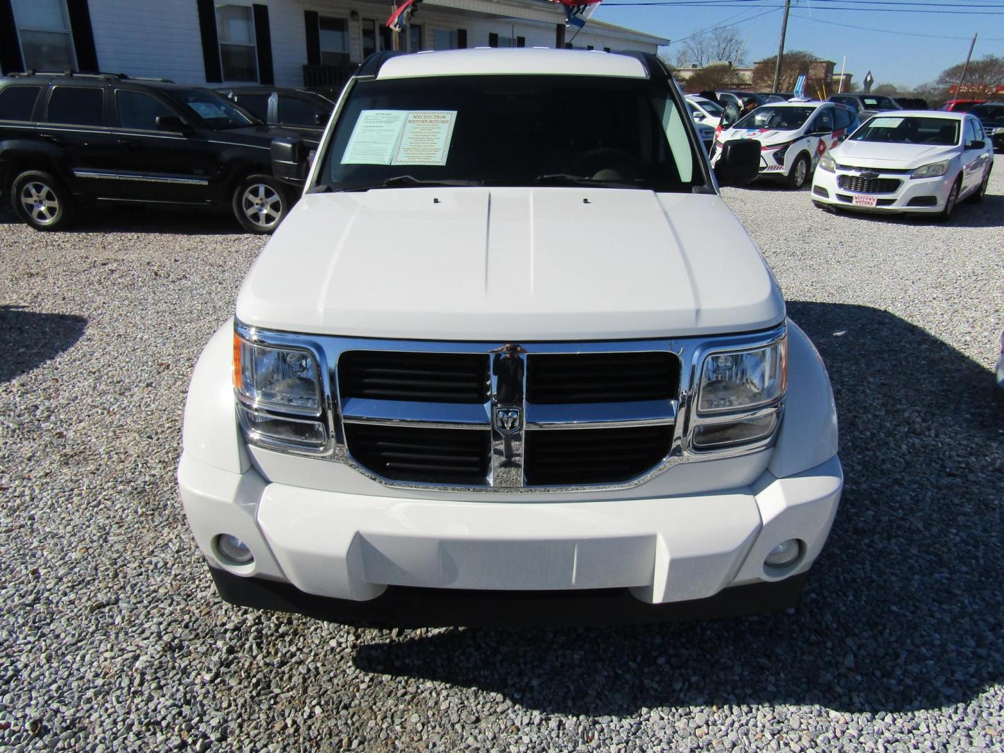 2010 White Dodge Nitro SE 2WD (1D4PT2GK8AW) with an 3.7L V6 SOHC 12V engine, Automatic transmission, located at 15016 S Hwy 231, Midland City, AL, 36350, (334) 983-3001, 31.306210, -85.495277 - Photo#1