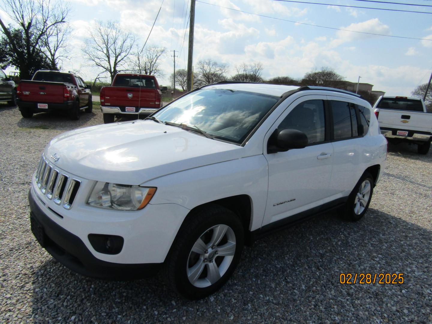 2011 WHITE Jeep Compass Sport FWD (1J4NT1FB5BD) with an 2.4L L4 DOHC 16V engine, Automatic transmission, located at 15016 S Hwy 231, Midland City, AL, 36350, (334) 983-3001, 31.306210, -85.495277 - Photo#1