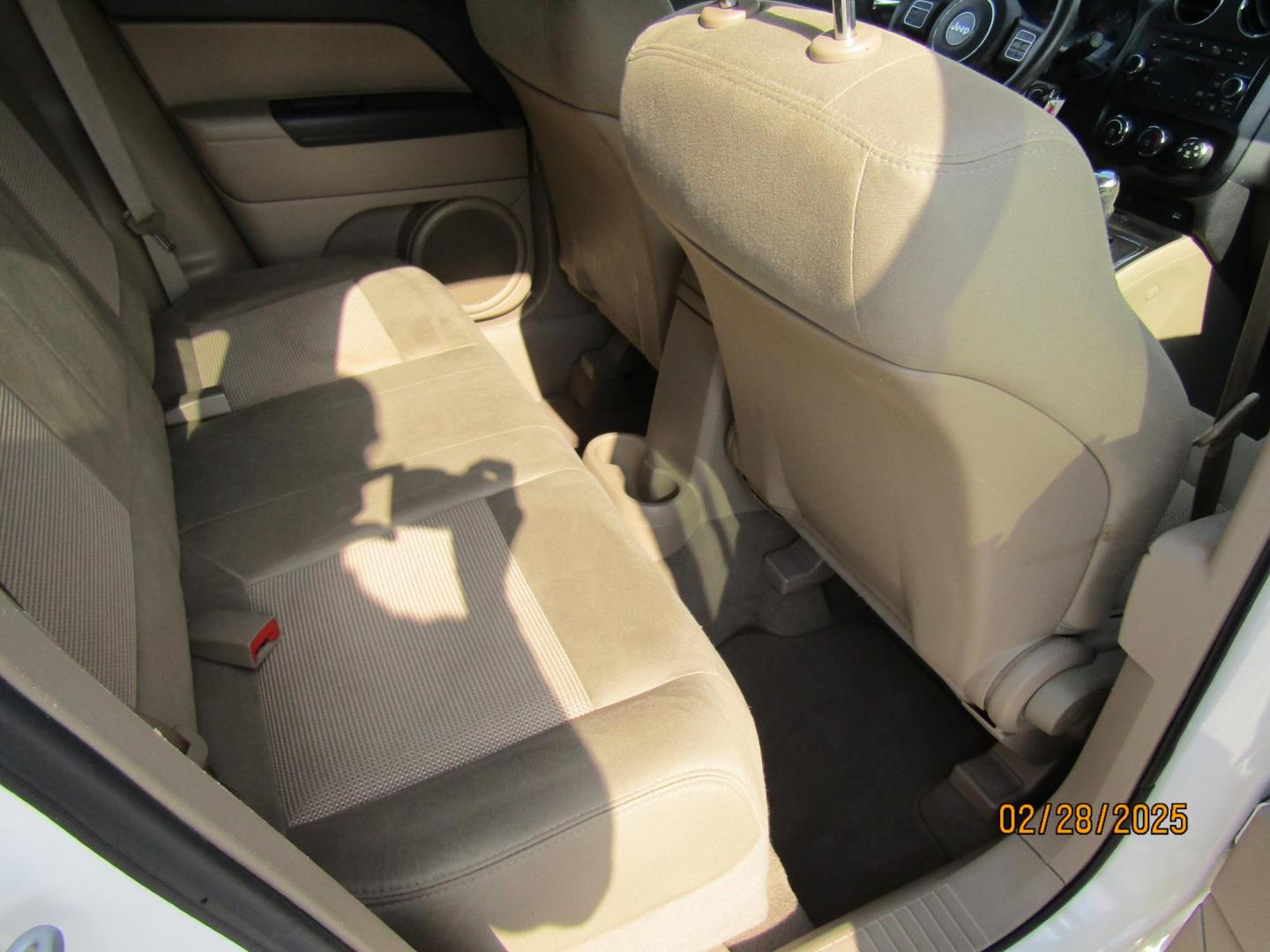 2011 WHITE Jeep Compass Sport FWD (1J4NT1FB5BD) with an 2.4L L4 DOHC 16V engine, Automatic transmission, located at 15016 S Hwy 231, Midland City, AL, 36350, (334) 983-3001, 31.306210, -85.495277 - Photo#6