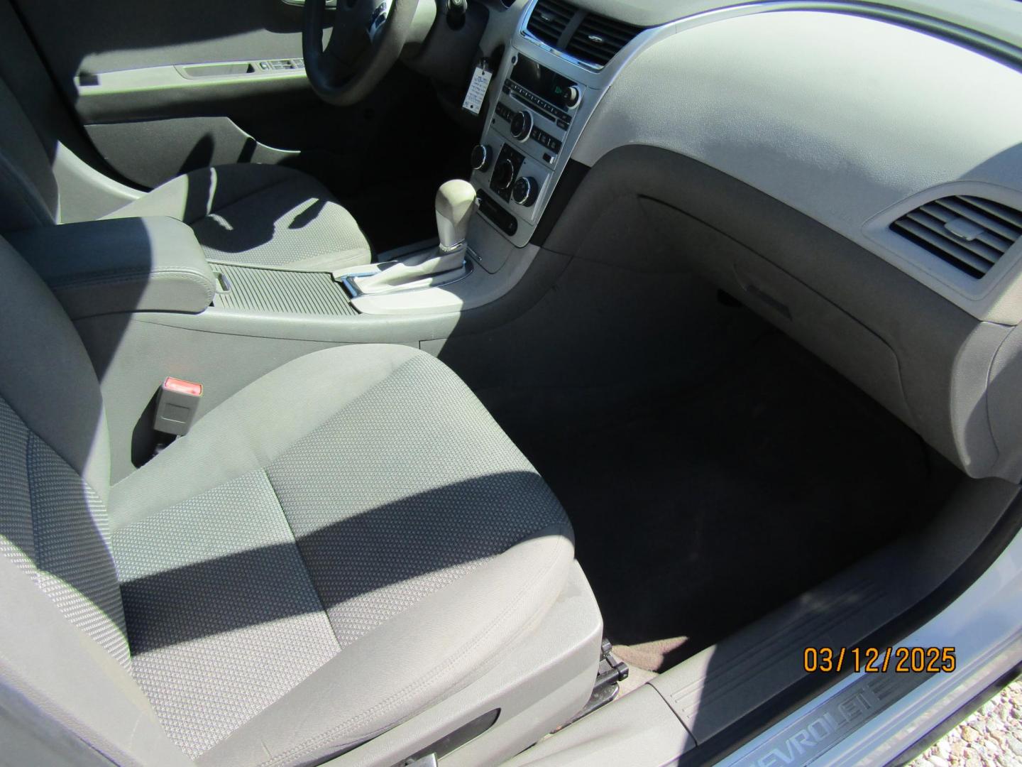2012 WHITE Chevrolet Malibu 1LT (1G1ZC5E01CF) with an 2.4L L4 DOHC 16V engine, Automatic transmission, located at 15016 S Hwy 231, Midland City, AL, 36350, (334) 983-3001, 31.306210, -85.495277 - Photo#9
