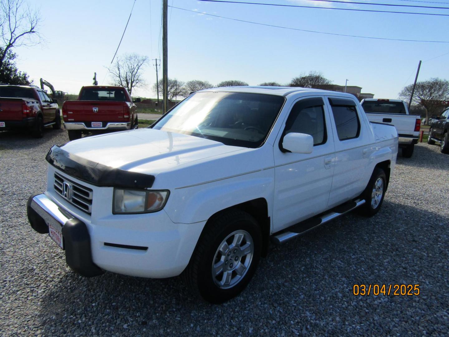 2008 WHITE Honda Ridgeline RTL (2HJYK16518H) with an 3.5L V6 SOHC 24V engine, Automatic transmission, located at 15016 S Hwy 231, Midland City, AL, 36350, (334) 983-3001, 31.306210, -85.495277 - Photo#1