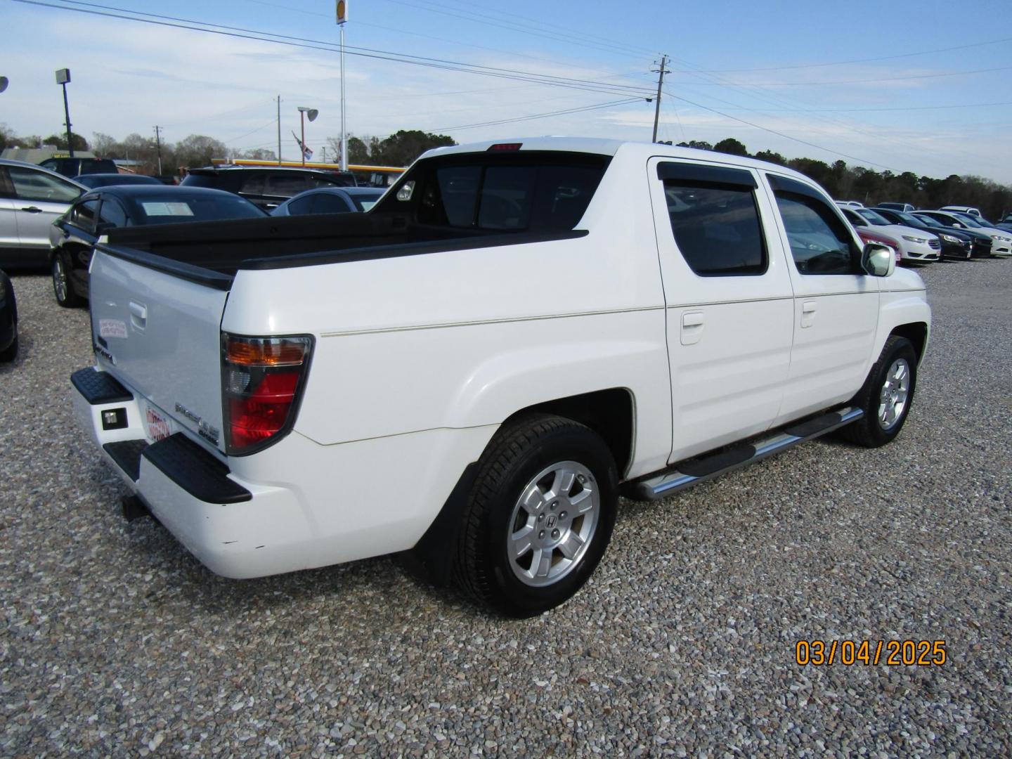 2008 WHITE Honda Ridgeline RTL (2HJYK16518H) with an 3.5L V6 SOHC 24V engine, Automatic transmission, located at 15016 S Hwy 231, Midland City, AL, 36350, (334) 983-3001, 31.306210, -85.495277 - Photo#6