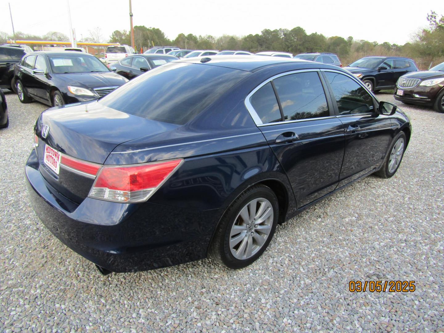 2011 Blue Honda Accord EX-L Sedan AT (1HGCP2F82BA) with an 2.4L L4 DOHC 16V engine, Automatic transmission, located at 15016 S Hwy 231, Midland City, AL, 36350, (334) 983-3001, 31.306210, -85.495277 - Photo#8