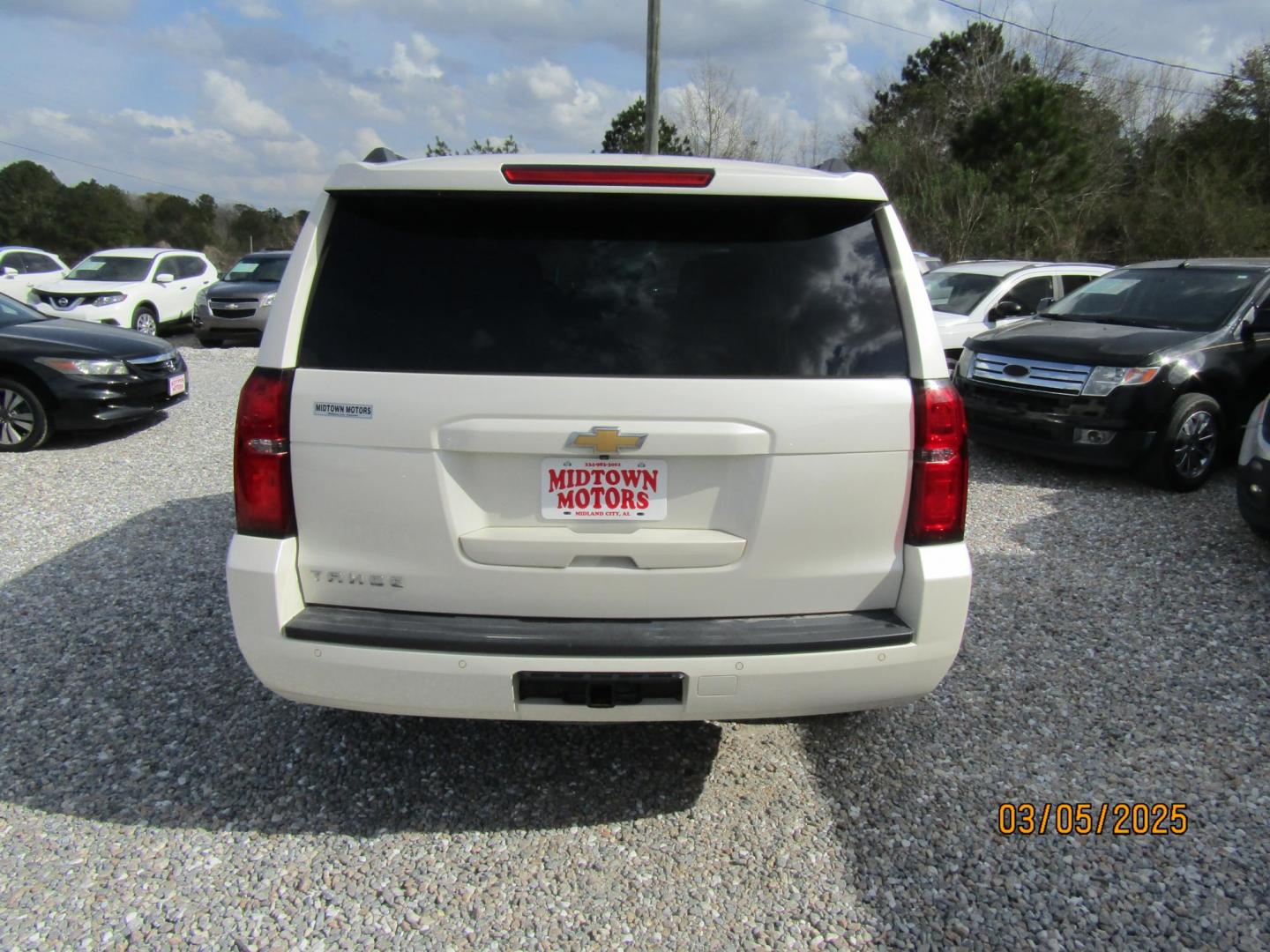 2015 WHITE Chevrolet Tahoe LT 2WD (1GNSCBKC9FR) with an 5.3L V8 OHV 16V engine, Automatic transmission, located at 15016 S Hwy 231, Midland City, AL, 36350, (334) 983-3001, 31.306210, -85.495277 - Photo#6