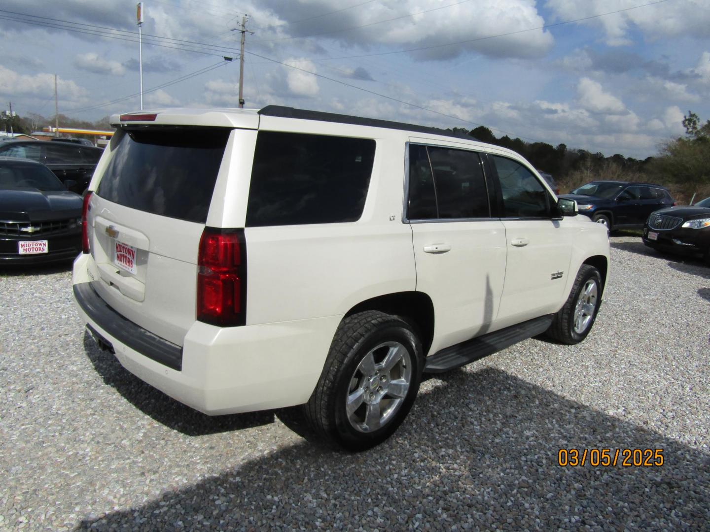 2015 WHITE Chevrolet Tahoe LT 2WD (1GNSCBKC9FR) with an 5.3L V8 OHV 16V engine, Automatic transmission, located at 15016 S Hwy 231, Midland City, AL, 36350, (334) 983-3001, 31.306210, -85.495277 - Photo#7
