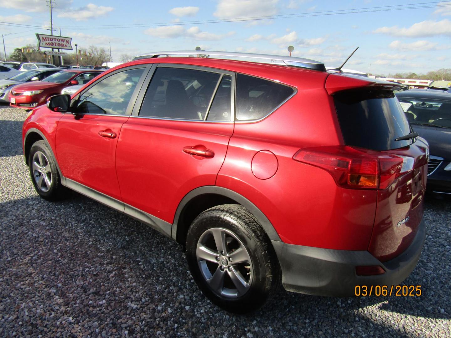 2015 Red Toyota RAV4 XLE FWD (JTMWFREV5FD) with an 2.5L L4 DOHC 16V engine, Automatic transmission, located at 15016 S Hwy 231, Midland City, AL, 36350, (334) 983-3001, 31.306210, -85.495277 - Photo#5