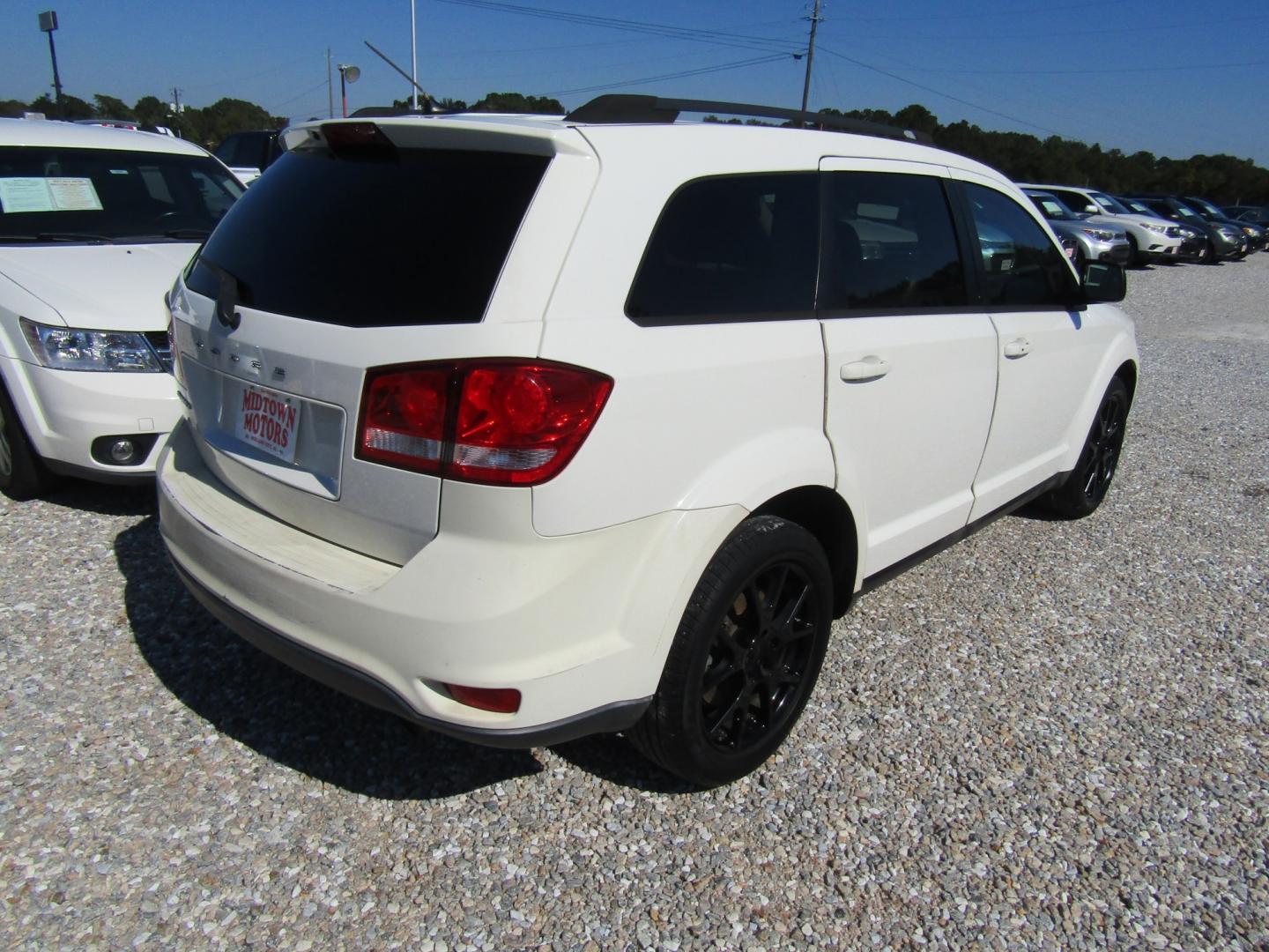 2013 WHITE Dodge Journey SXT (3C4PDCBB3DT) with an 2.4L L6 DOHC 16V engine, Automatic transmission, located at 15016 S Hwy 231, Midland City, AL, 36350, (334) 983-3001, 31.306210, -85.495277- Photo#7