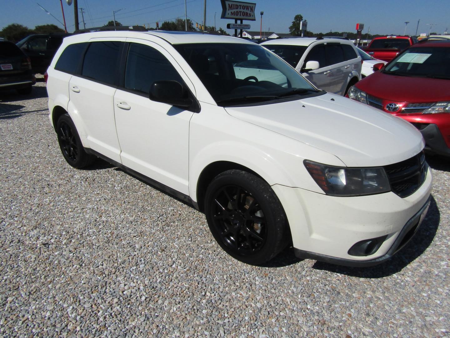 2013 WHITE Dodge Journey SXT (3C4PDCBB3DT) with an 2.4L L6 DOHC 16V engine, Automatic transmission, located at 15016 S Hwy 231, Midland City, AL, 36350, (334) 983-3001, 31.306210, -85.495277- Photo#0