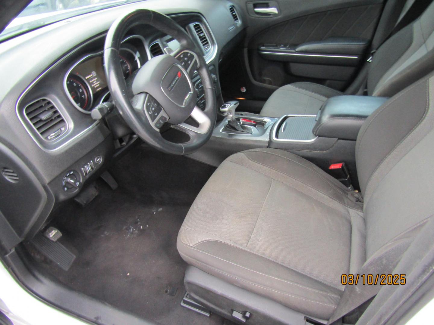 2016 White Dodge Charger SXT (2C3CDXHG2GH) with an 3.6L V6 DOHC 24V engine, Automatic transmission, located at 15016 S Hwy 231, Midland City, AL, 36350, (334) 983-3001, 31.306210, -85.495277 - Photo#3