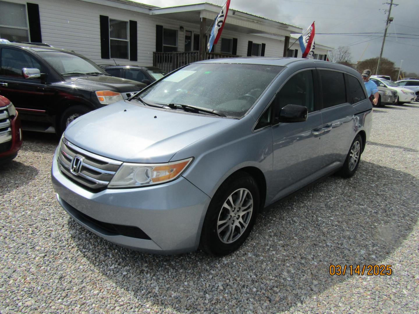 2012 Blue Honda Odyssey EX-L (5FNRL5H67CB) with an 3.5L V6 SOHC 24V engine, Automatic transmission, located at 15016 S Hwy 231, Midland City, AL, 36350, (334) 983-3001, 31.306210, -85.495277 - Photo#2
