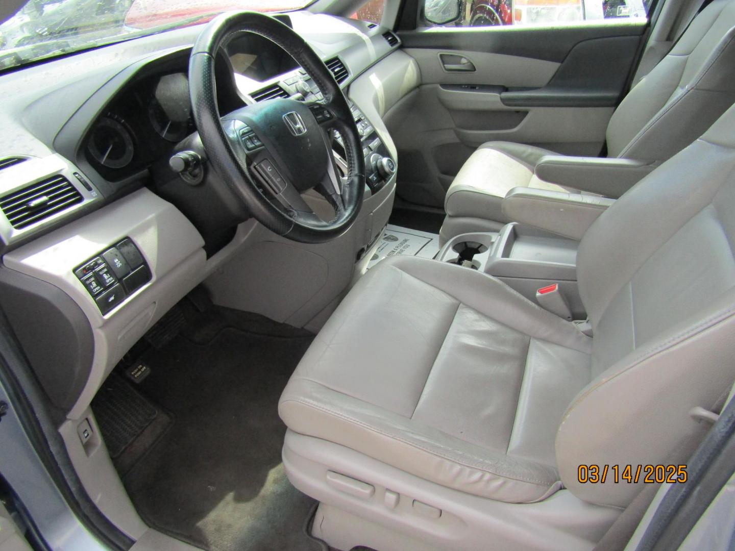 2012 Blue Honda Odyssey EX-L (5FNRL5H67CB) with an 3.5L V6 SOHC 24V engine, Automatic transmission, located at 15016 S Hwy 231, Midland City, AL, 36350, (334) 983-3001, 31.306210, -85.495277 - Photo#3