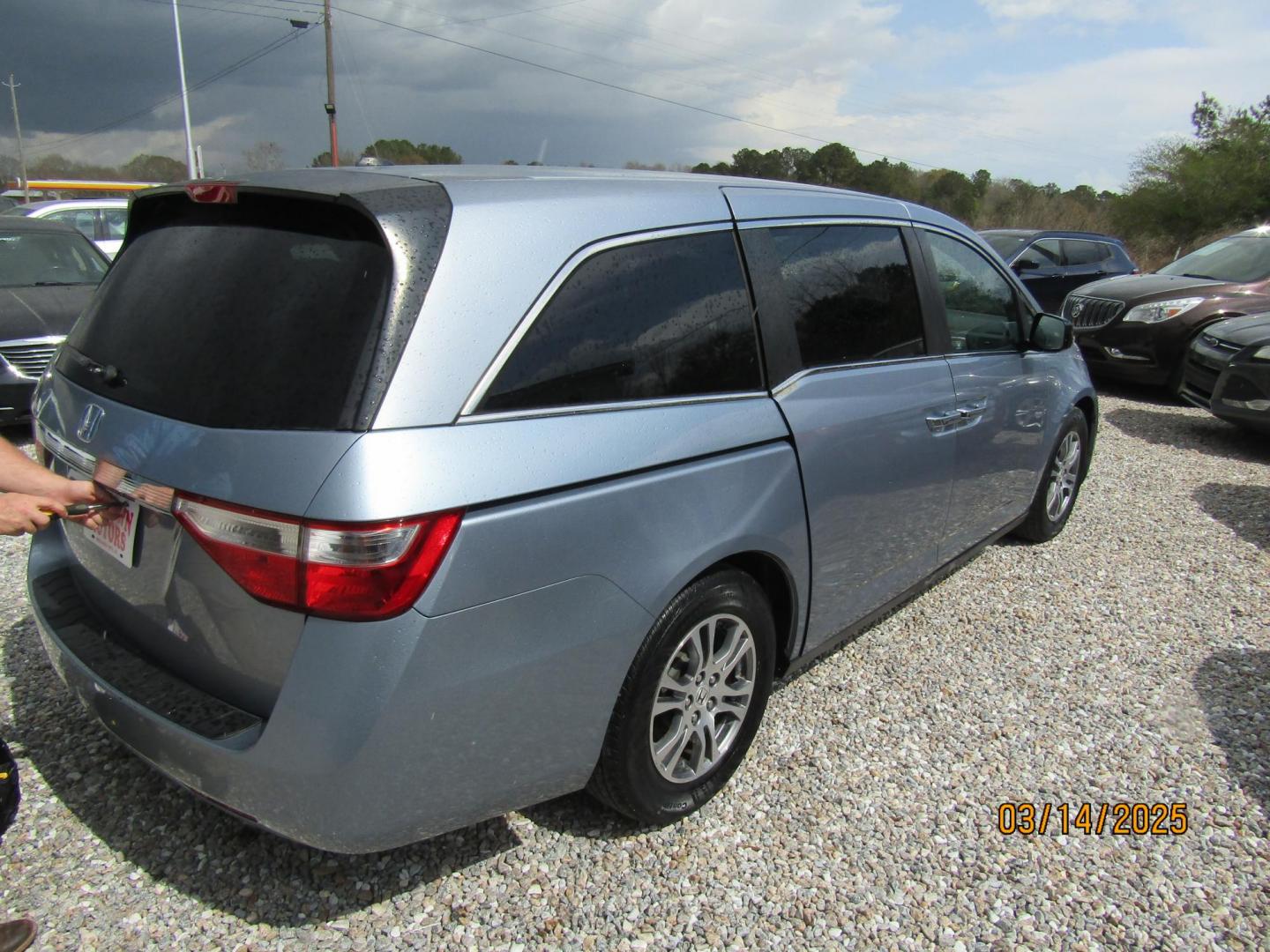 2012 Blue Honda Odyssey EX-L (5FNRL5H67CB) with an 3.5L V6 SOHC 24V engine, Automatic transmission, located at 15016 S Hwy 231, Midland City, AL, 36350, (334) 983-3001, 31.306210, -85.495277 - Photo#7