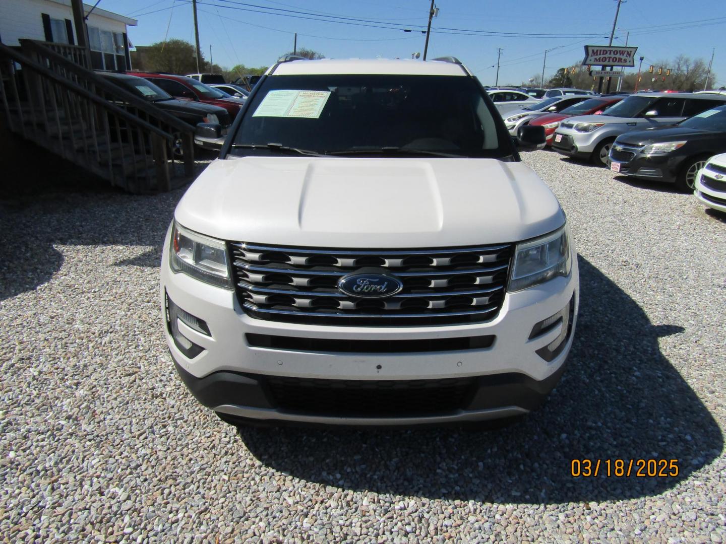 2016 White Ford Explorer XLT FWD (1FM5K7D85GG) with an 3.5L V6 DOHC 24V engine, Automatic transmission, located at 15016 S Hwy 231, Midland City, AL, 36350, (334) 983-3001, 31.306210, -85.495277 - Photo#1