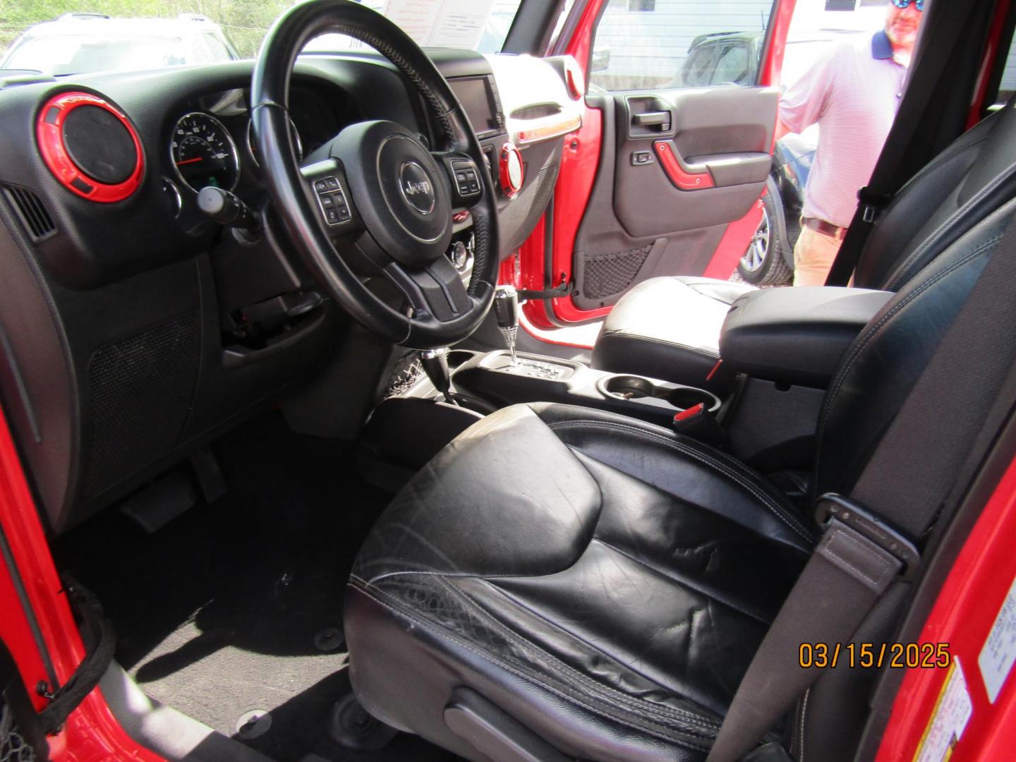 2015 Red Jeep Wrangler Unlimited Sahara 4WD (1C4BJWEG4FL) with an 3.6L V6 DOHC 24V FFV engine, Automatic transmission, located at 15016 S Hwy 231, Midland City, AL, 36350, (334) 983-3001, 31.306210, -85.495277 - Photo#3