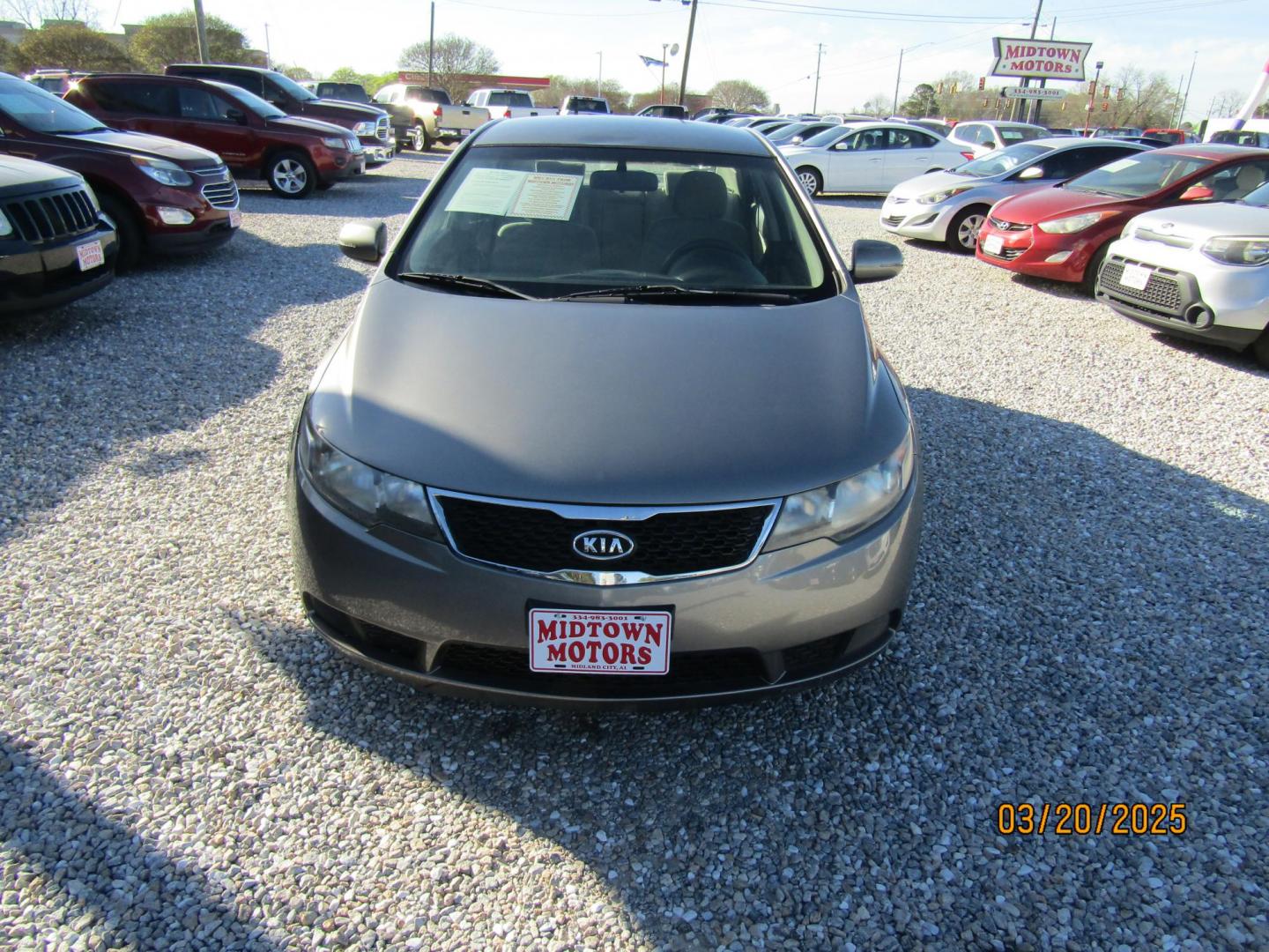 2011 Silver Kia Forte EX (KNAFU4A21B5) with an 2.0L L4 DOHC 16V engine, Automatic transmission, located at 15016 S Hwy 231, Midland City, AL, 36350, (334) 983-3001, 31.306210, -85.495277 - Photo#1