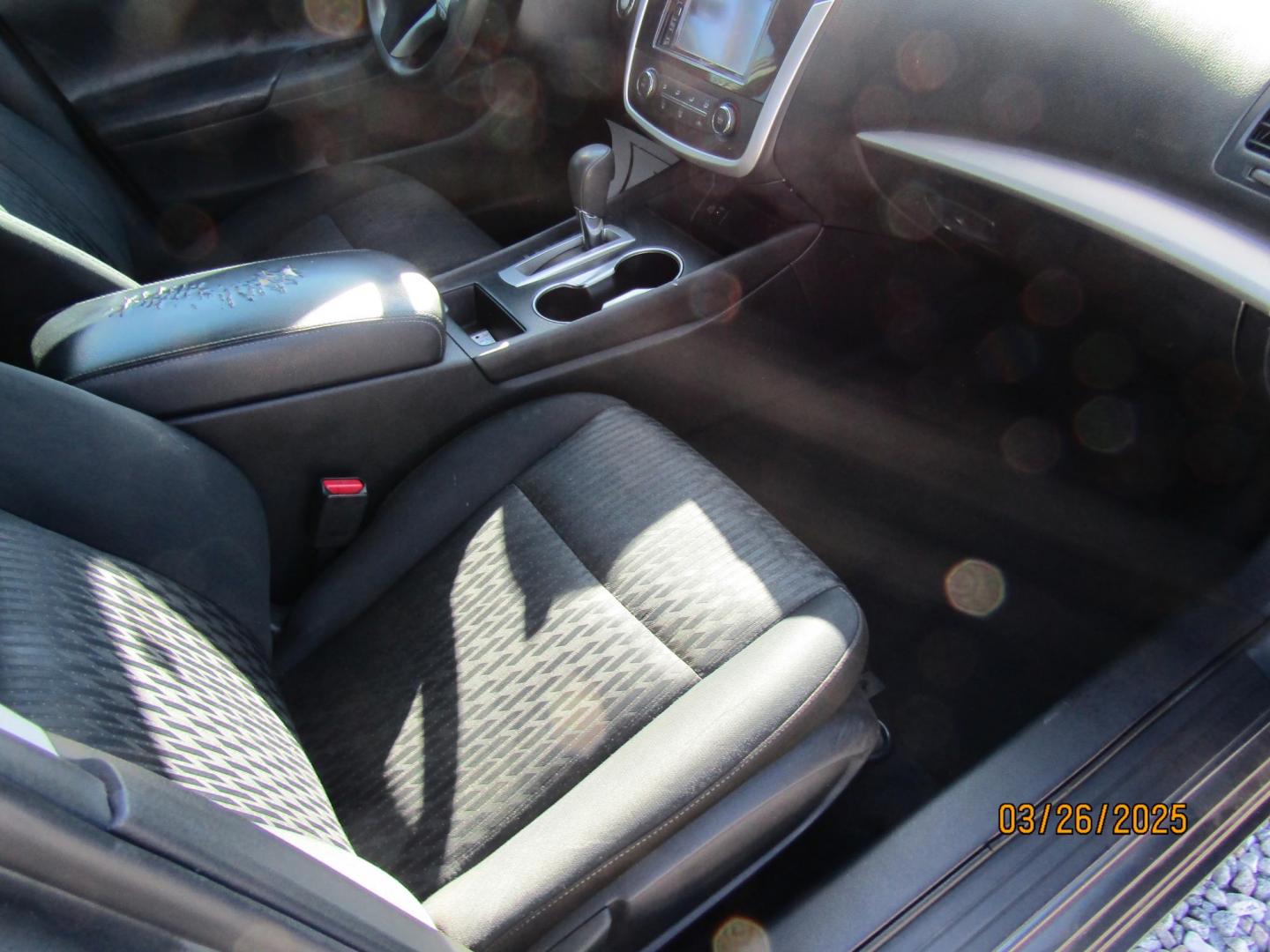 2018 Gray Nissan Altima 2.5 (1N4AL3AP6JC) with an 2.5L L4 DOHC 16V engine, Automatic transmission, located at 15016 S Hwy 231, Midland City, AL, 36350, (334) 983-3001, 31.306210, -85.495277 - Photo#9