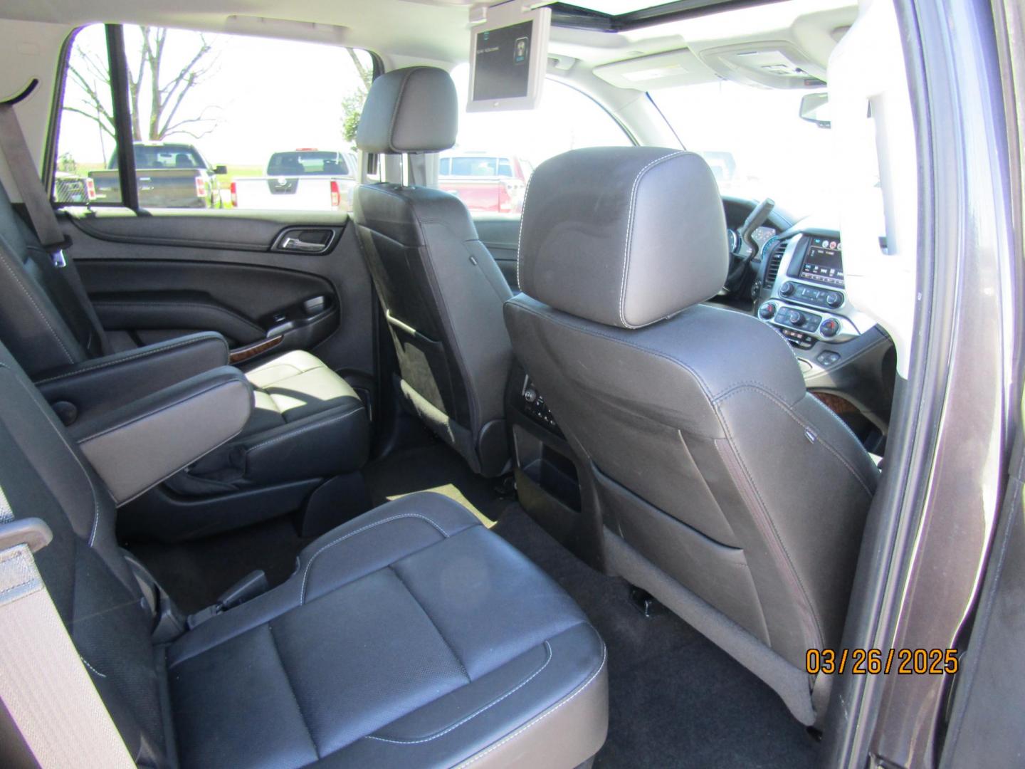 2017 Gray Chevrolet Tahoe Premier 2WD (1GNSCCKC7HR) with an 5.3L V8 OHV 16V engine, Automatic transmission, located at 15016 S Hwy 231, Midland City, AL, 36350, (334) 983-3001, 31.306210, -85.495277 - Photo#6