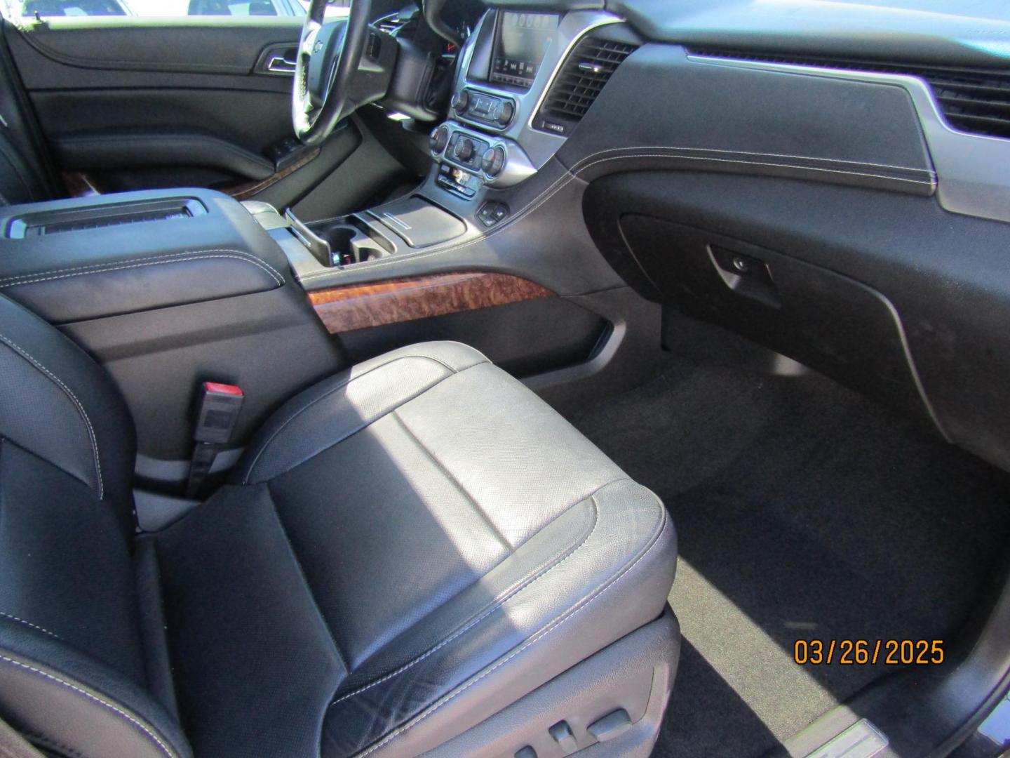 2017 Gray Chevrolet Tahoe Premier 2WD (1GNSCCKC7HR) with an 5.3L V8 OHV 16V engine, Automatic transmission, located at 15016 S Hwy 231, Midland City, AL, 36350, (334) 983-3001, 31.306210, -85.495277 - Photo#9