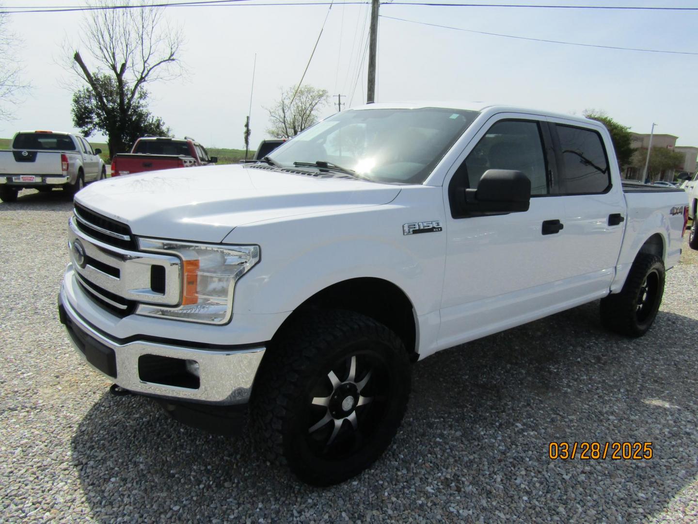 2018 WHITE Ford F-150 King-Ranch SuperCrew 5.5-ft. 2WD (1FTEW1E5XJK) with an 5.0L V8 OHV 32V engine, Automatic transmission, located at 15016 S Hwy 231, Midland City, AL, 36350, (334) 983-3001, 31.306210, -85.495277 - Photo#1