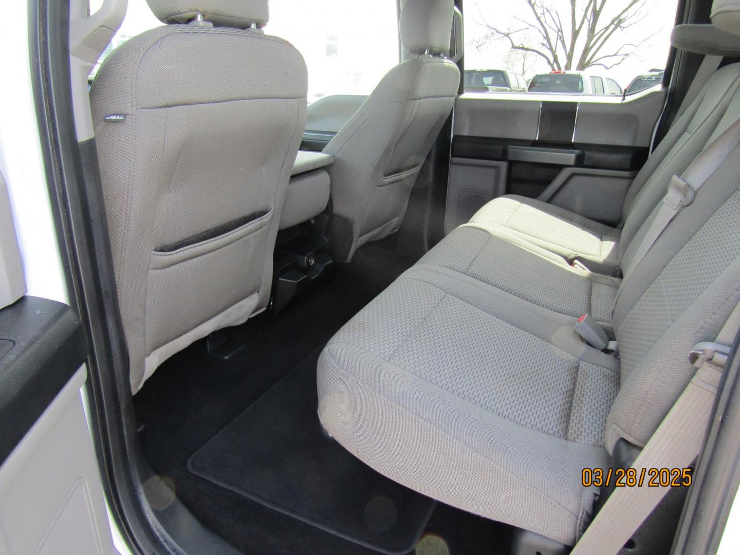 2018 WHITE Ford F-150 King-Ranch SuperCrew 5.5-ft. 2WD (1FTEW1E5XJK) with an 5.0L V8 OHV 32V engine, Automatic transmission, located at 15016 S Hwy 231, Midland City, AL, 36350, (334) 983-3001, 31.306210, -85.495277 - Photo#3