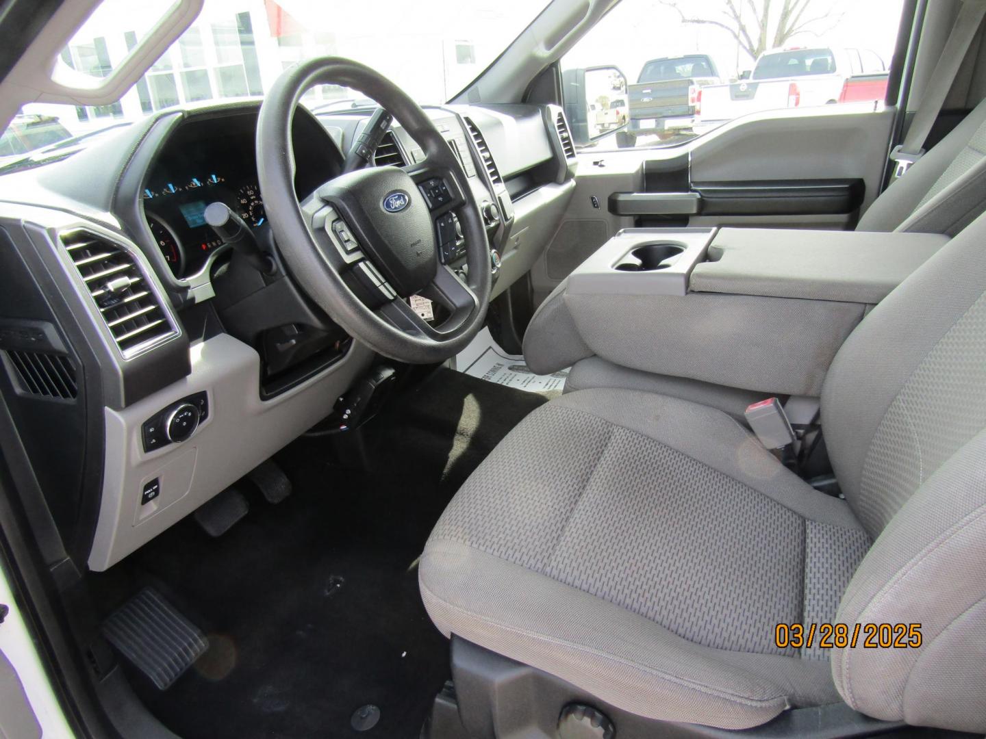 2018 WHITE Ford F-150 King-Ranch SuperCrew 5.5-ft. 2WD (1FTEW1E5XJK) with an 5.0L V8 OHV 32V engine, Automatic transmission, located at 15016 S Hwy 231, Midland City, AL, 36350, (334) 983-3001, 31.306210, -85.495277 - Photo#4