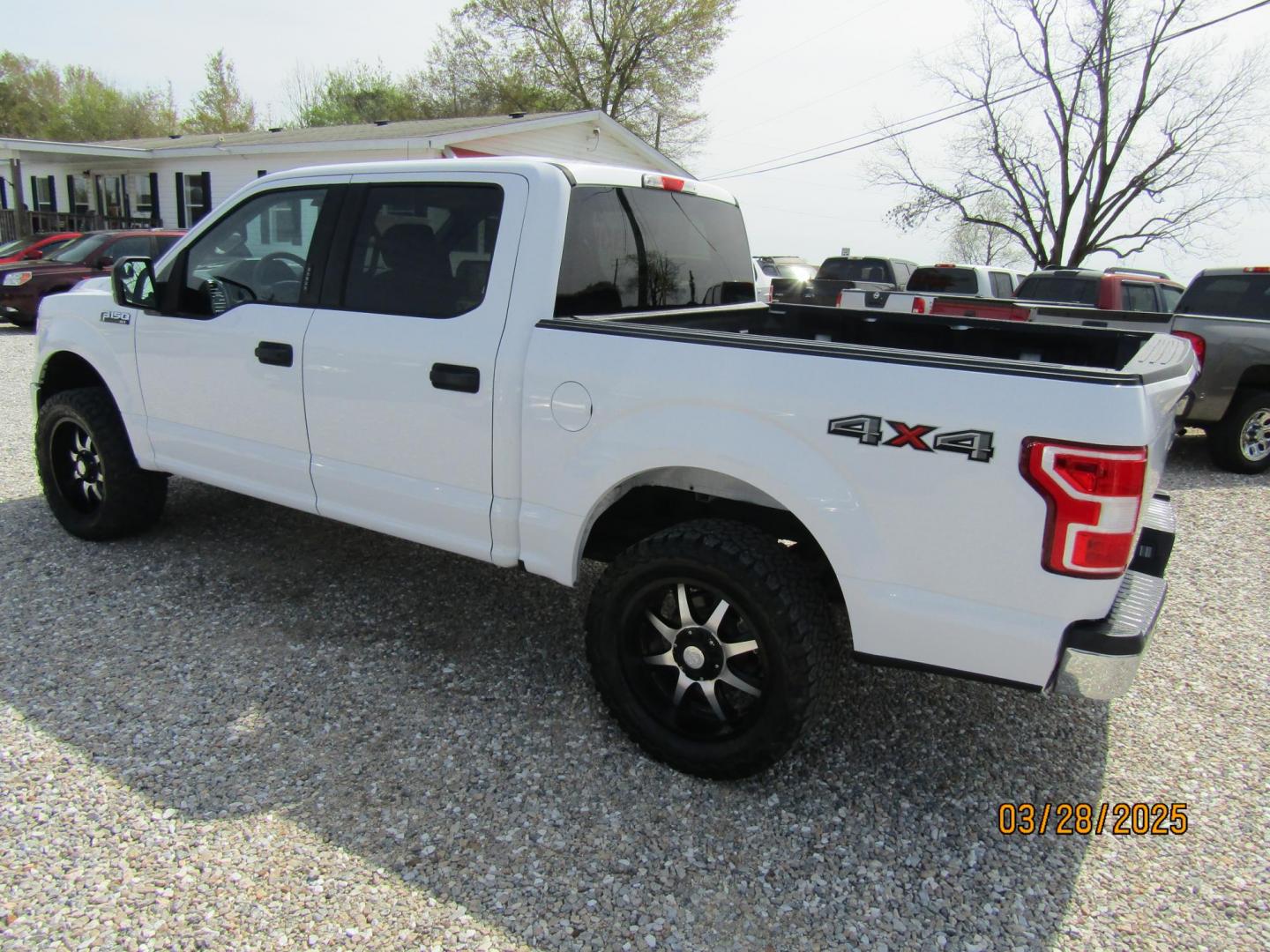 2018 WHITE Ford F-150 King-Ranch SuperCrew 5.5-ft. 2WD (1FTEW1E5XJK) with an 5.0L V8 OHV 32V engine, Automatic transmission, located at 15016 S Hwy 231, Midland City, AL, 36350, (334) 983-3001, 31.306210, -85.495277 - Photo#6