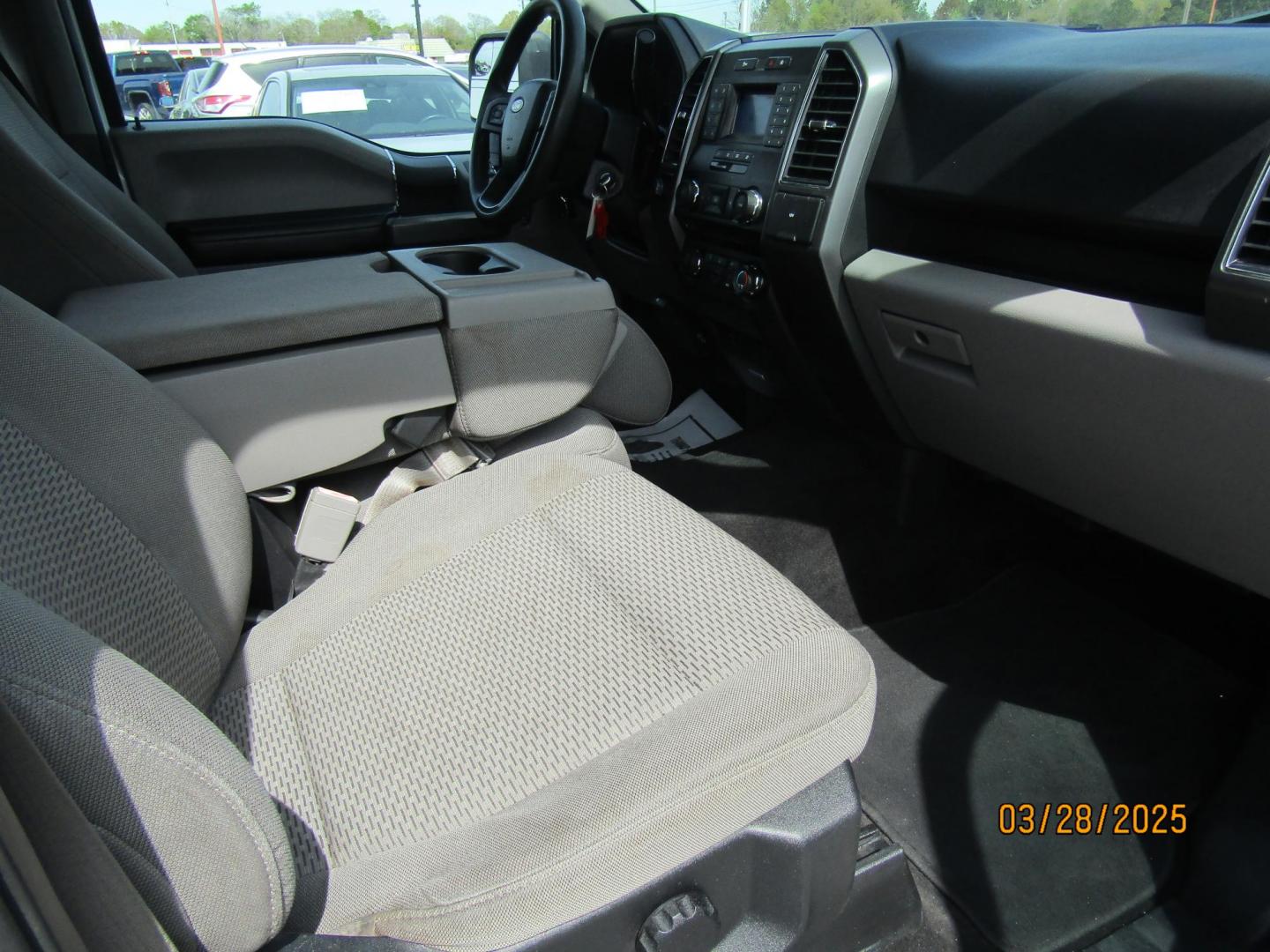 2018 WHITE Ford F-150 King-Ranch SuperCrew 5.5-ft. 2WD (1FTEW1E5XJK) with an 5.0L V8 OHV 32V engine, Automatic transmission, located at 15016 S Hwy 231, Midland City, AL, 36350, (334) 983-3001, 31.306210, -85.495277 - Photo#8