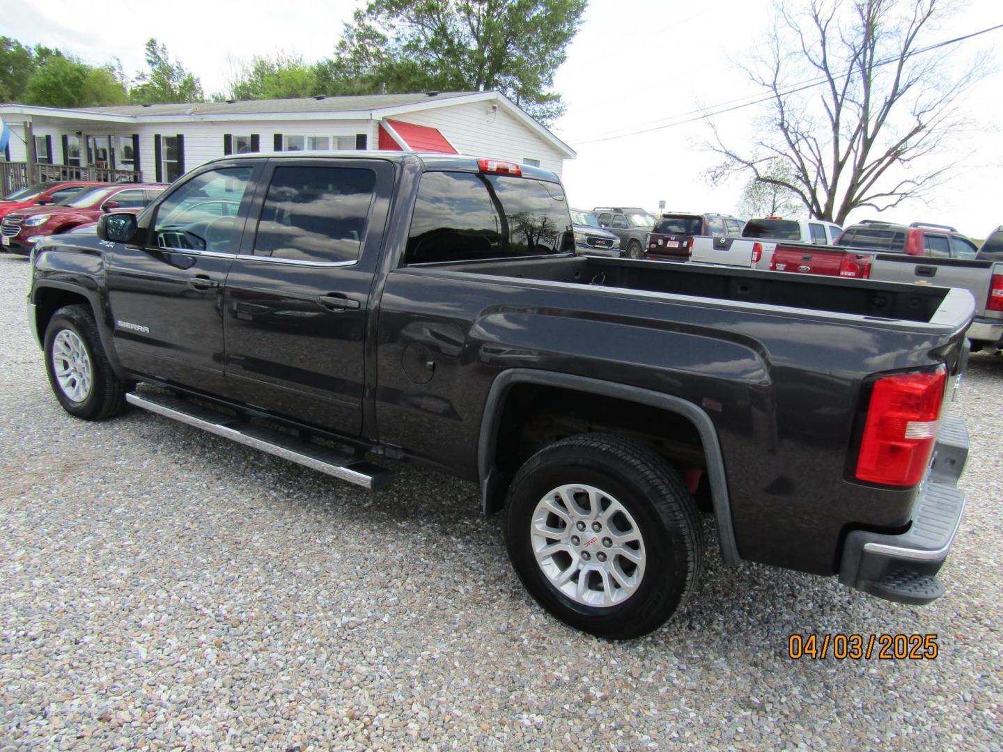 2016 Gray GMC Sierra 1500 SLE Crew Cab Long Box 4WD (3GTU2MEC5GG) with an 5.3L V8 OHV 16V engine, Automatic transmission, located at 15016 S Hwy 231, Midland City, AL, 36350, (334) 983-3001, 31.306210, -85.495277 - Photo#5