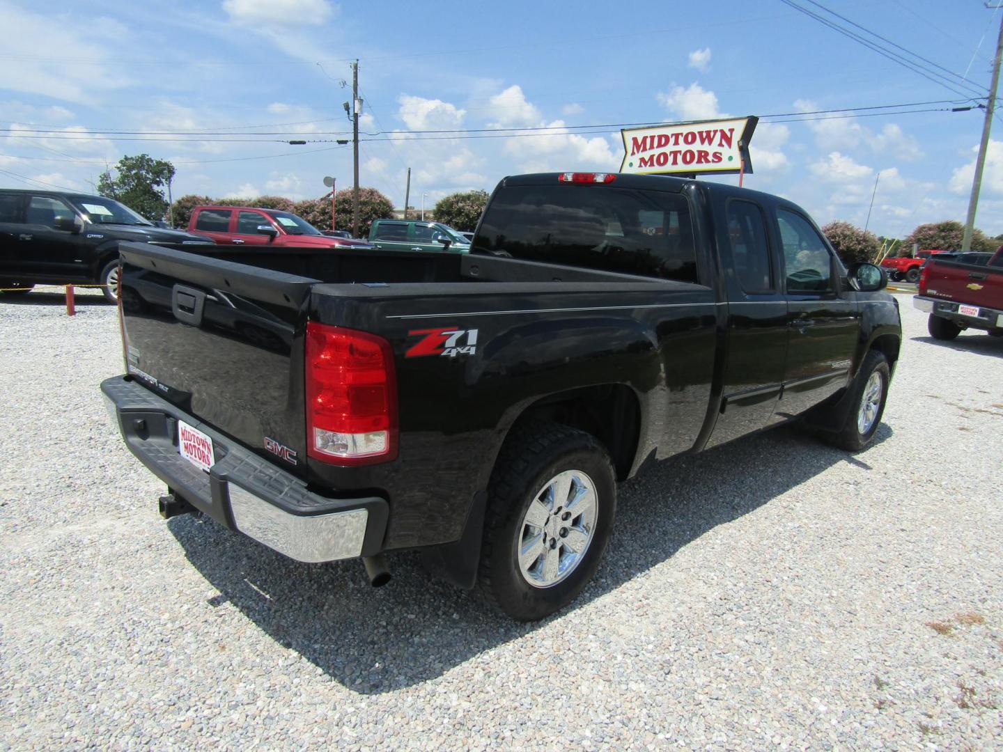 2016 Brown GMC Sierra 1500 SLE Crew Cab Long Box 4WD (3GTU2MEC5GG) with an 5.3L V8 OHV 16V engine, Automatic transmission, located at 15016 S Hwy 231, Midland City, AL, 36350, (334) 983-3001, 31.306210, -85.495277 - Photo#7