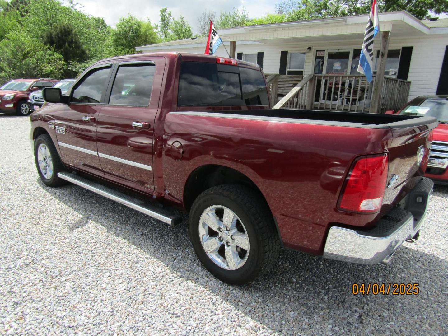 2017 Burgandy RAM 1500 SLT Crew Cab SWB 4WD (3C6RR7LT3HG) with an 5.7L V8 OHV 16V engine, Automatic transmission, located at 15016 S Hwy 231, Midland City, AL, 36350, (334) 983-3001, 31.306210, -85.495277 - Photo#5