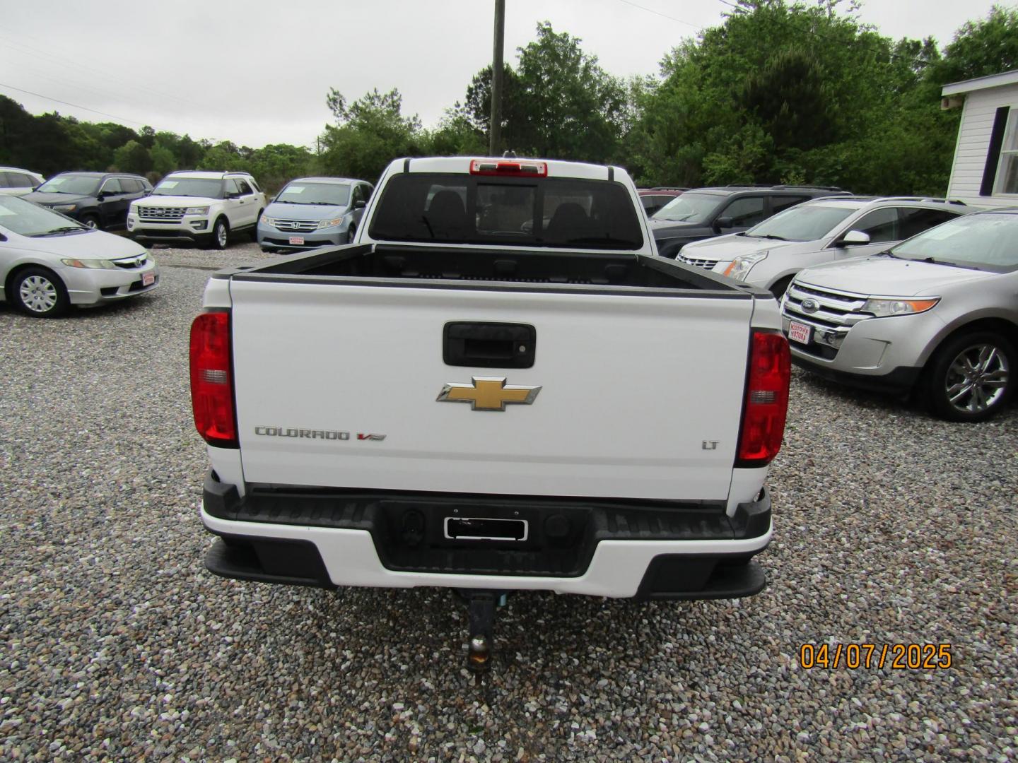 2017 WHITE Chevrolet Colorado LT Ext. Cab 2WD (1GCHSCEN0H1) with an 3.6L V6 DOHC 24V GAS engine, Automatic transmission, located at 15016 S Hwy 231, Midland City, AL, 36350, (334) 983-3001, 31.306210, -85.495277 - Photo#5