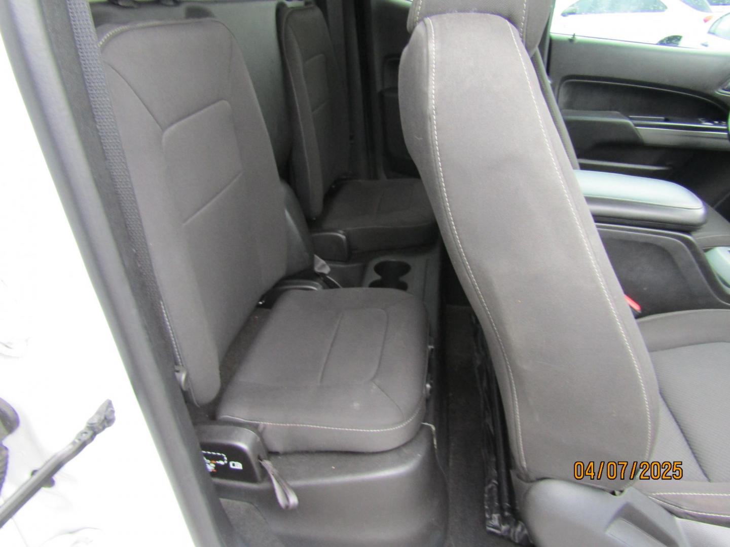 2017 WHITE Chevrolet Colorado LT Ext. Cab 2WD (1GCHSCEN0H1) with an 3.6L V6 DOHC 24V GAS engine, Automatic transmission, located at 15016 S Hwy 231, Midland City, AL, 36350, (334) 983-3001, 31.306210, -85.495277 - Photo#7