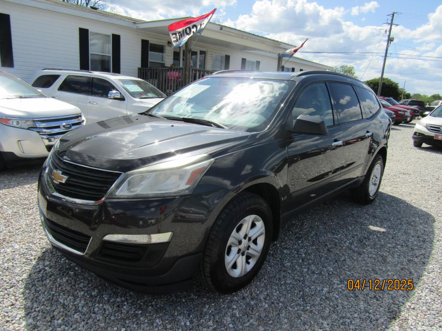 2017 Gray Chevrolet Traverse LS FWD w/PDC (1GNKRFEDXHJ) with an 3.6L V6 DOHC 24V engine, Automatic transmission, located at 15016 S Hwy 231, Midland City, AL, 36350, (334) 983-3001, 31.306210, -85.495277 - Photo#1