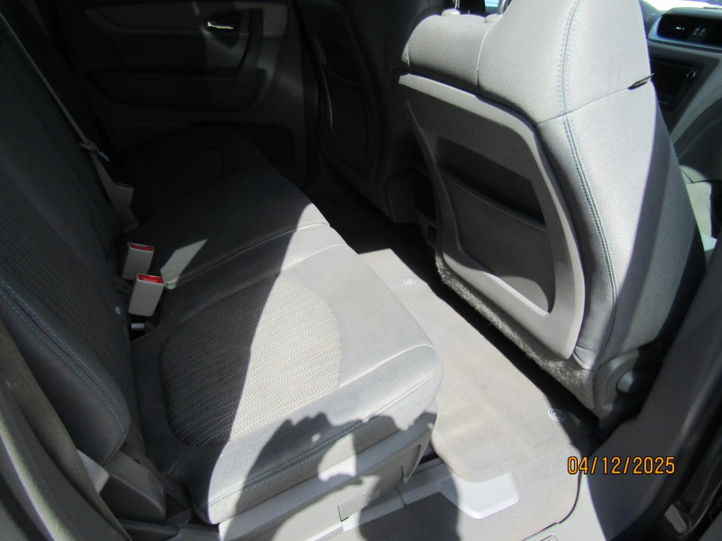 2017 Gray Chevrolet Traverse LS FWD w/PDC (1GNKRFEDXHJ) with an 3.6L V6 DOHC 24V engine, Automatic transmission, located at 15016 S Hwy 231, Midland City, AL, 36350, (334) 983-3001, 31.306210, -85.495277 - Photo#8
