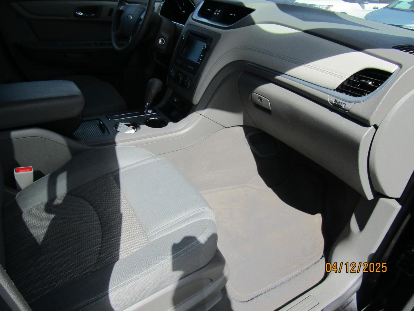 2017 Gray Chevrolet Traverse LS FWD w/PDC (1GNKRFEDXHJ) with an 3.6L V6 DOHC 24V engine, Automatic transmission, located at 15016 S Hwy 231, Midland City, AL, 36350, (334) 983-3001, 31.306210, -85.495277 - Photo#9