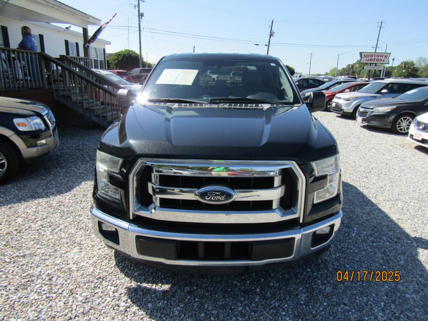 2015 Black Ford F-150 XLT SuperCrew 6.5-ft. Bed 4WD (1FTEW1CG9FF) with an 3.5L V6 TURBO engine, Automatic transmission, located at 15016 S Hwy 231, Midland City, AL, 36350, (334) 983-3001, 31.306210, -85.495277 - Photo#2