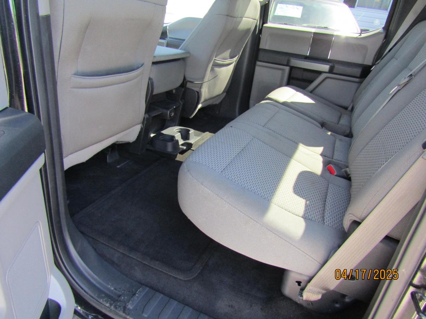 2015 Black Ford F-150 XLT SuperCrew 6.5-ft. Bed 4WD (1FTEW1CG9FF) with an 3.5L V6 TURBO engine, Automatic transmission, located at 15016 S Hwy 231, Midland City, AL, 36350, (334) 983-3001, 31.306210, -85.495277 - Photo#3