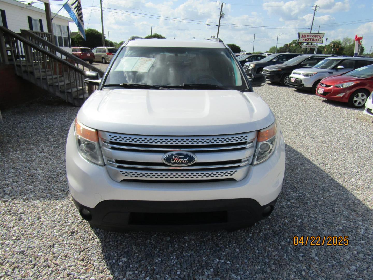 2014 WHITE Ford Explorer XLT FWD (1FM5K7D85EG) with an 3.5L V6 DOHC 24V engine, Automatic transmission, located at 15016 S Hwy 231, Midland City, AL, 36350, (334) 983-3001, 31.306210, -85.495277 - Photo#2