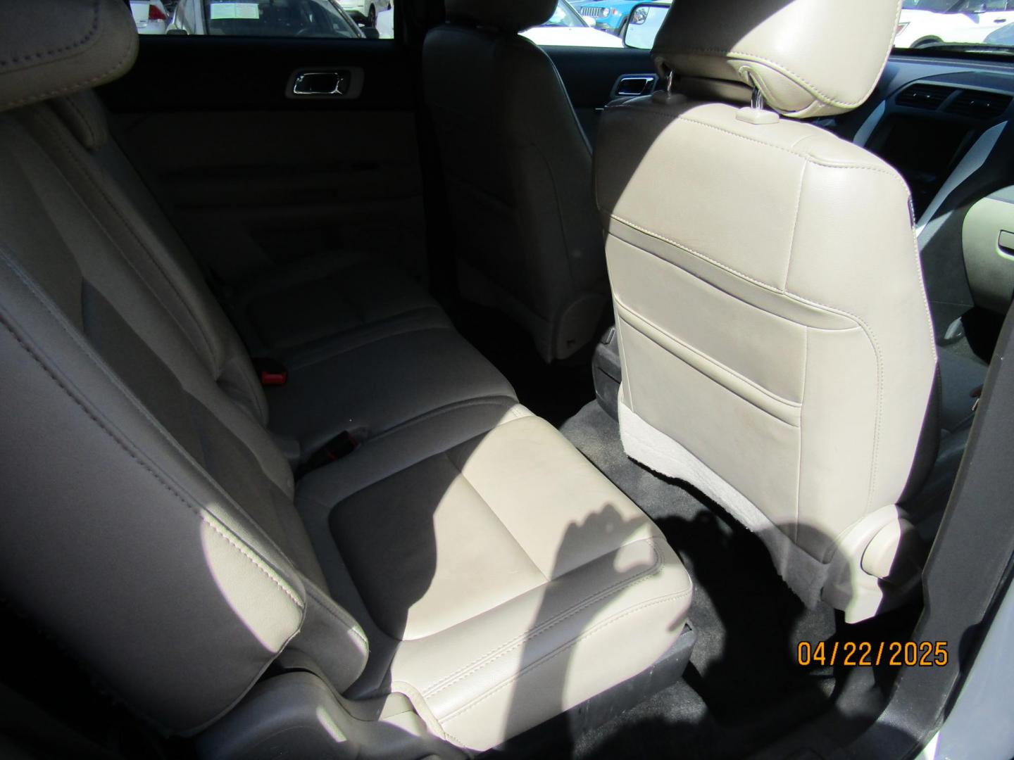 2014 WHITE Ford Explorer XLT FWD (1FM5K7D85EG) with an 3.5L V6 DOHC 24V engine, Automatic transmission, located at 15016 S Hwy 231, Midland City, AL, 36350, (334) 983-3001, 31.306210, -85.495277 - Photo#8