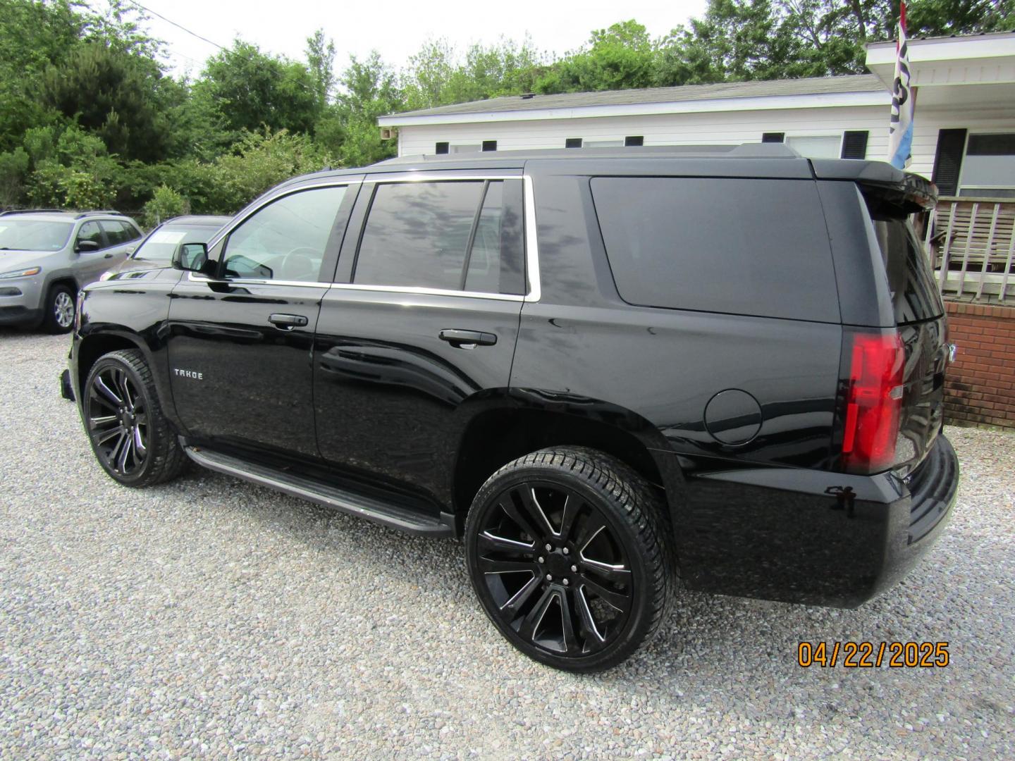 2017 Black Chevrolet Tahoe LS 2WD (1GNSCAKC2HR) with an 5.3L V8 OHV 16V engine, Automatic transmission, located at 15016 S Hwy 231, Midland City, AL, 36350, (334) 983-3001, 31.306210, -85.495277 - Photo#5