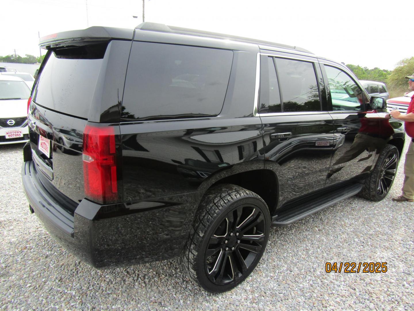 2017 Black Chevrolet Tahoe LS 2WD (1GNSCAKC2HR) with an 5.3L V8 OHV 16V engine, Automatic transmission, located at 15016 S Hwy 231, Midland City, AL, 36350, (334) 983-3001, 31.306210, -85.495277 - Photo#7