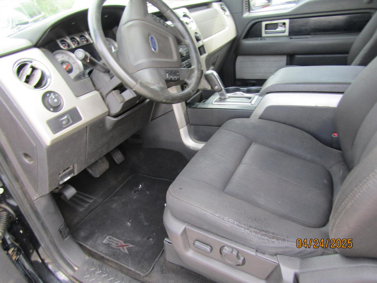 2010 Black Ford F-150 Lariat SuperCab 6.5-ft. Bed 2WD (1FTEX1C88AK) with an 4.6L V8 SOHC 24V engine, Automatic transmission, located at 15016 S Hwy 231, Midland City, AL, 36350, (334) 983-3001, 31.306210, -85.495277 - Photo#3