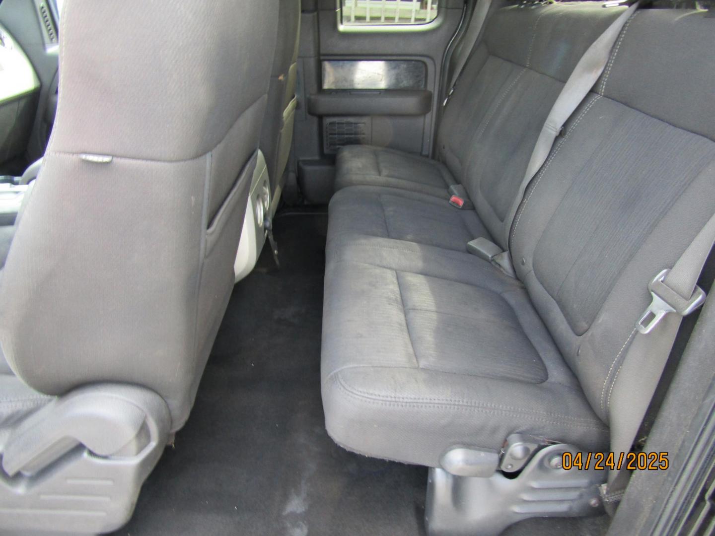 2010 Black Ford F-150 Lariat SuperCab 6.5-ft. Bed 2WD (1FTEX1C88AK) with an 4.6L V8 SOHC 24V engine, Automatic transmission, located at 15016 S Hwy 231, Midland City, AL, 36350, (334) 983-3001, 31.306210, -85.495277 - Photo#4