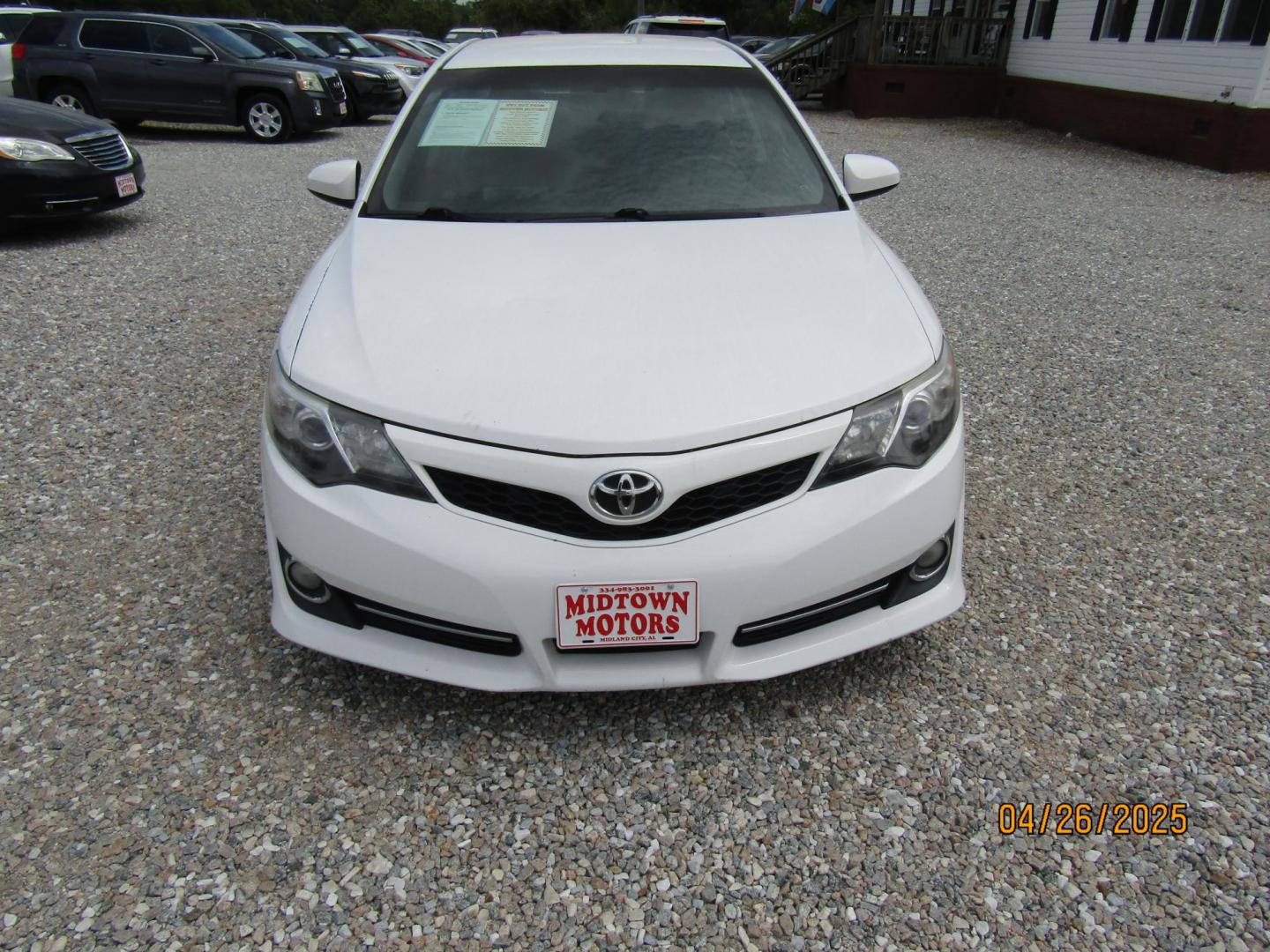 2014 WHITE Toyota Camry SE (4T1BF1FK2EU) with an 2.5L L4 DOHC 16V engine, Automatic transmission, located at 15016 S Hwy 231, Midland City, AL, 36350, (334) 983-3001, 31.306210, -85.495277 - Photo#1